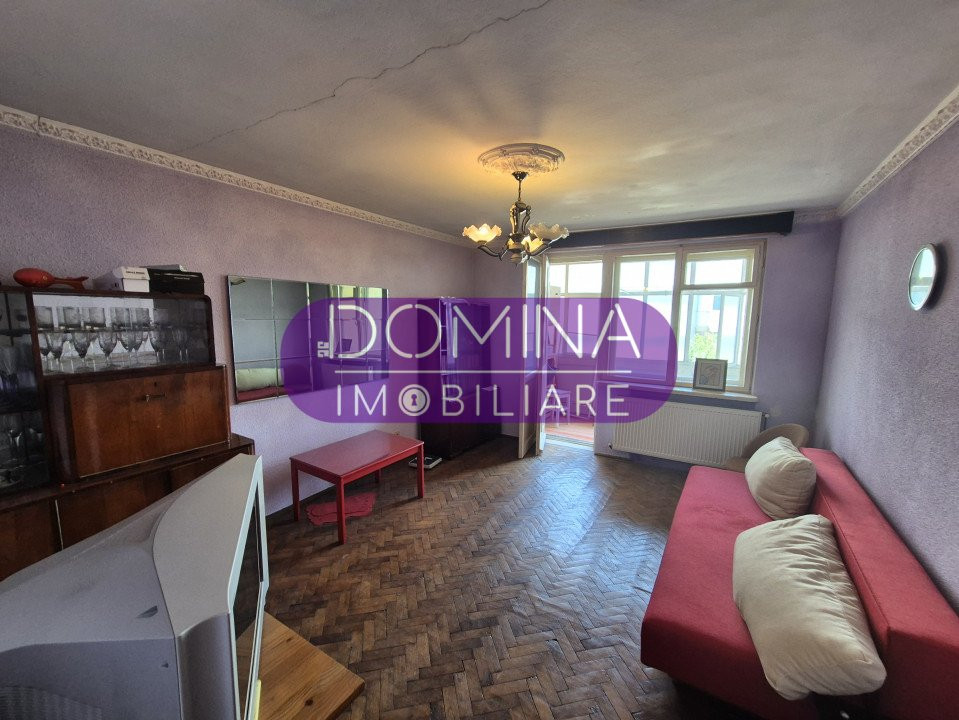 Vânzare apartament 3 camere *etaj 2 - decomandat* - Strada Zambilelor