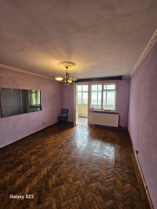 Vânzare apartament 3 camere *etaj 2 - decomandat* - Strada Zambilelor