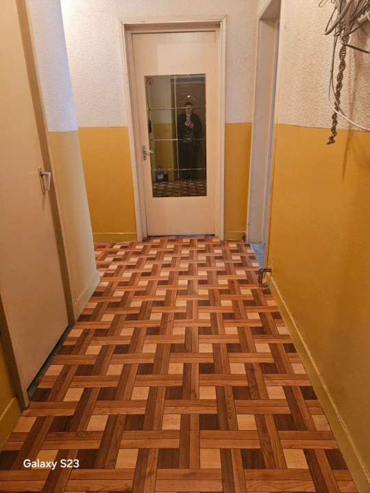 Vânzare apartament 3 camere *etaj 2 - decomandat* - Strada Zambilelor