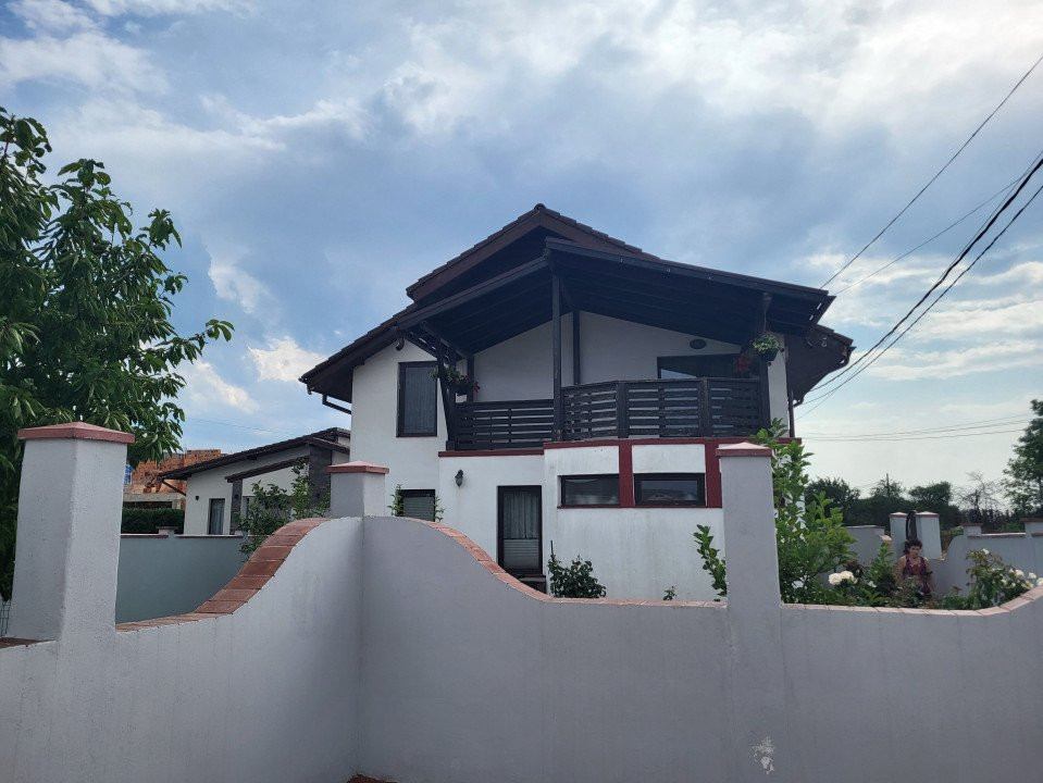 Vânzare casă P+M, situată în Târgu Jiu, Aleea Mehedinți
