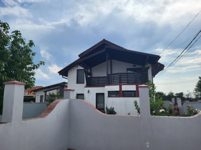 Vânzare casă P+M, situată în Târgu Jiu, Aleea Mehedinți