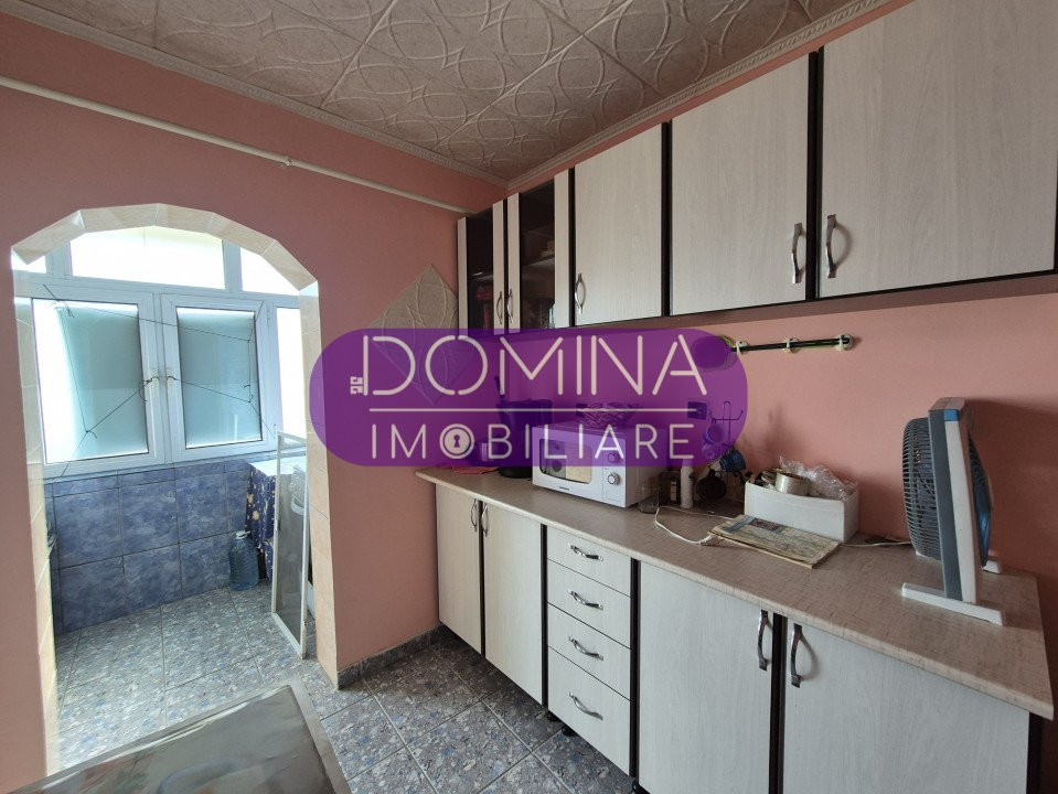 Vânzare apartament 2 camere, et. 2,  situat în Rovinari, strada Sporturilor