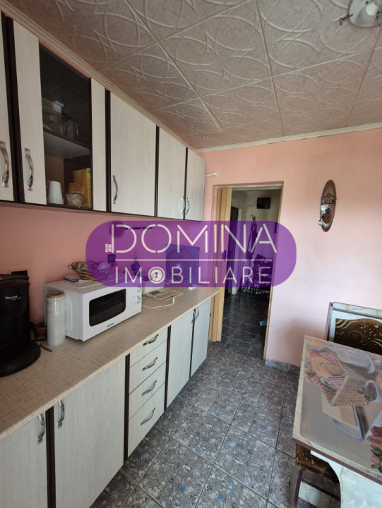 Vânzare apartament 2 camere, et. 2,  situat în Rovinari, strada Sporturilor