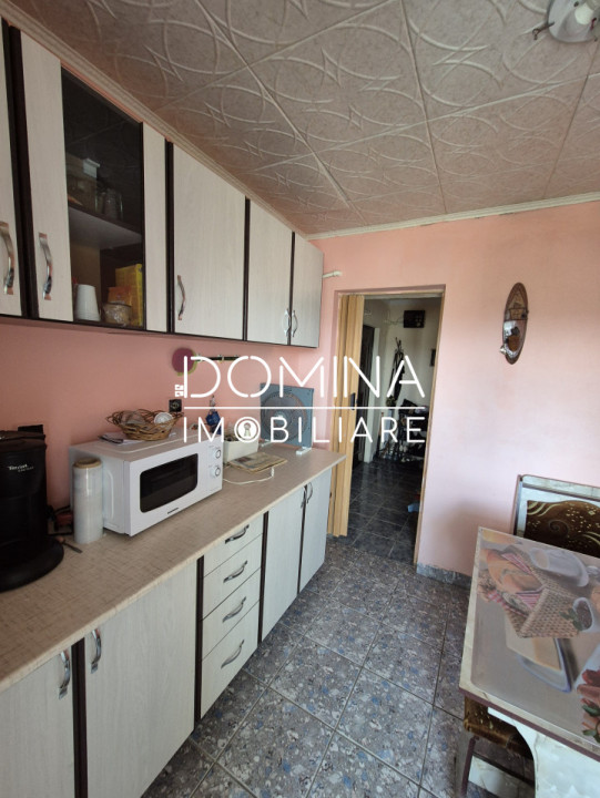 Vânzare apartament 2 camere, et. 2,  situat în Rovinari, strada Sporturilor