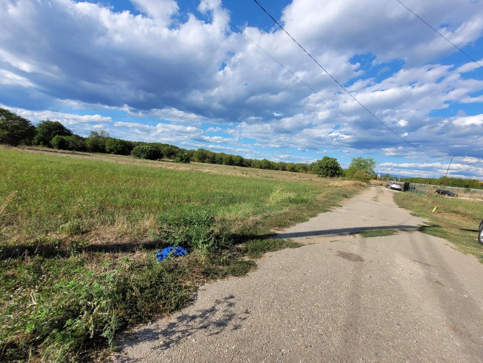 Vânzare teren intravilan cu PUZ, situat în Târgu-Jiu, localitatea Slobozia