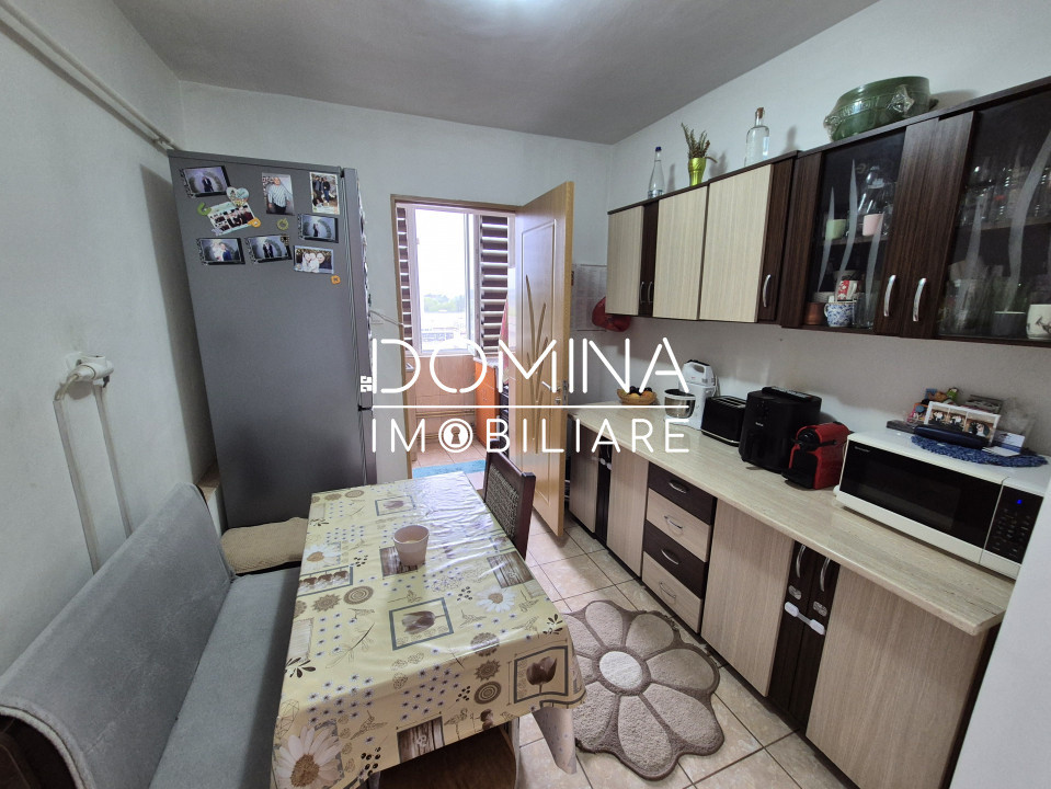 Vânzare apartament 2 camere, decomandat, zonă liniștită, strada Zambilelor