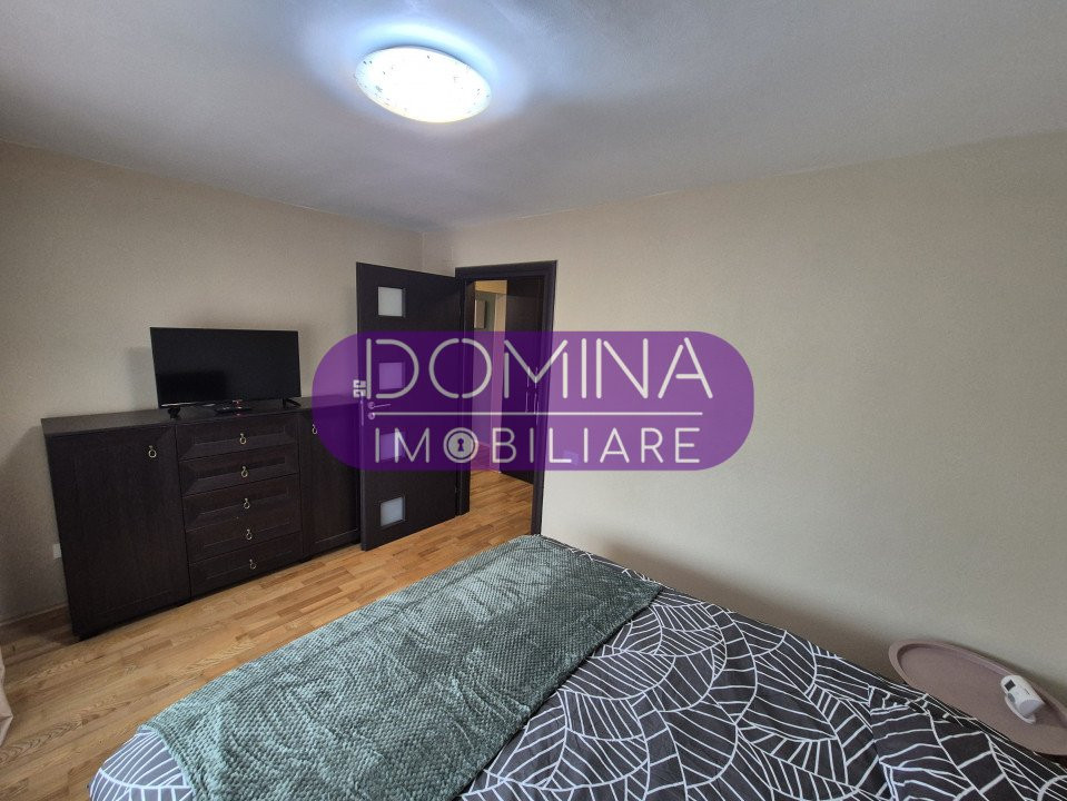 Vânzare apartament 2 camere transformat în 3, etaj 1, strada Comuna din Paris