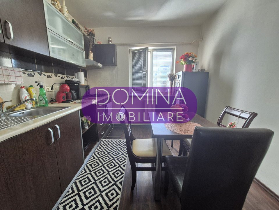 Vânzare apartament 3 camere, situat ULTRACENTRAL, strada Unirii 