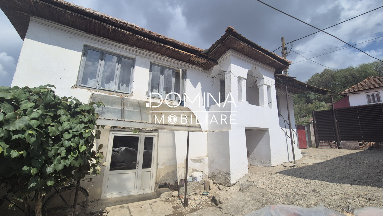 Vânzare casă tradițională situată în Bengești-Ciocadia, strada Linia Mare