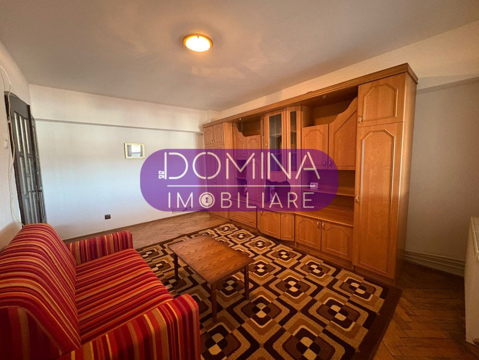Închiriere apartament 3 camere, cu balcon generos, în zonă ULTRACENTRALĂ