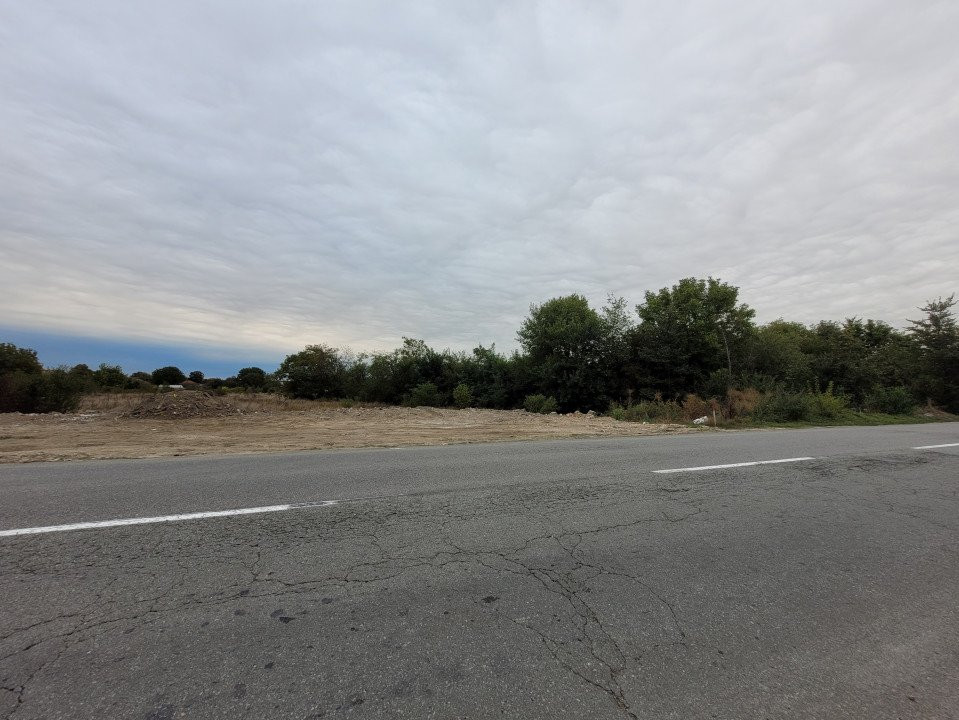 Vânzare teren intravilan, 3.063 mp, în Tg. Jiu, str Merilor - zonă în dezvoltare