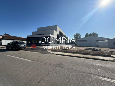 Închiriere spațiu comercial *peste 350 mp cu parcare* - strada Tineretului