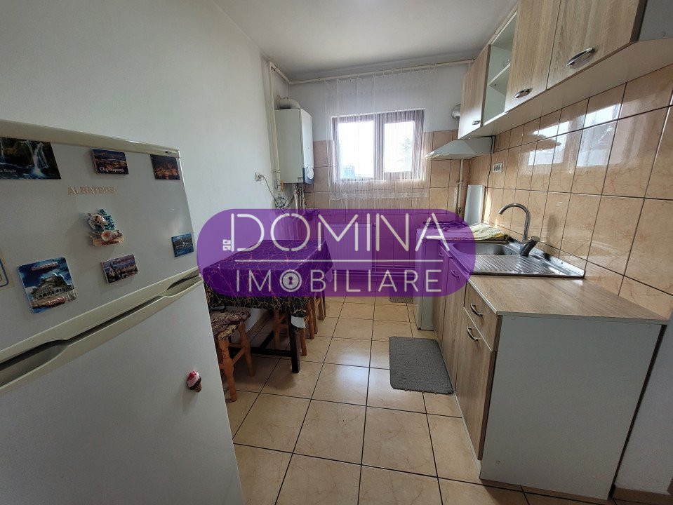 Vânzare apartament 2 camere, decomandat, semicentral, zona Hotel Anna