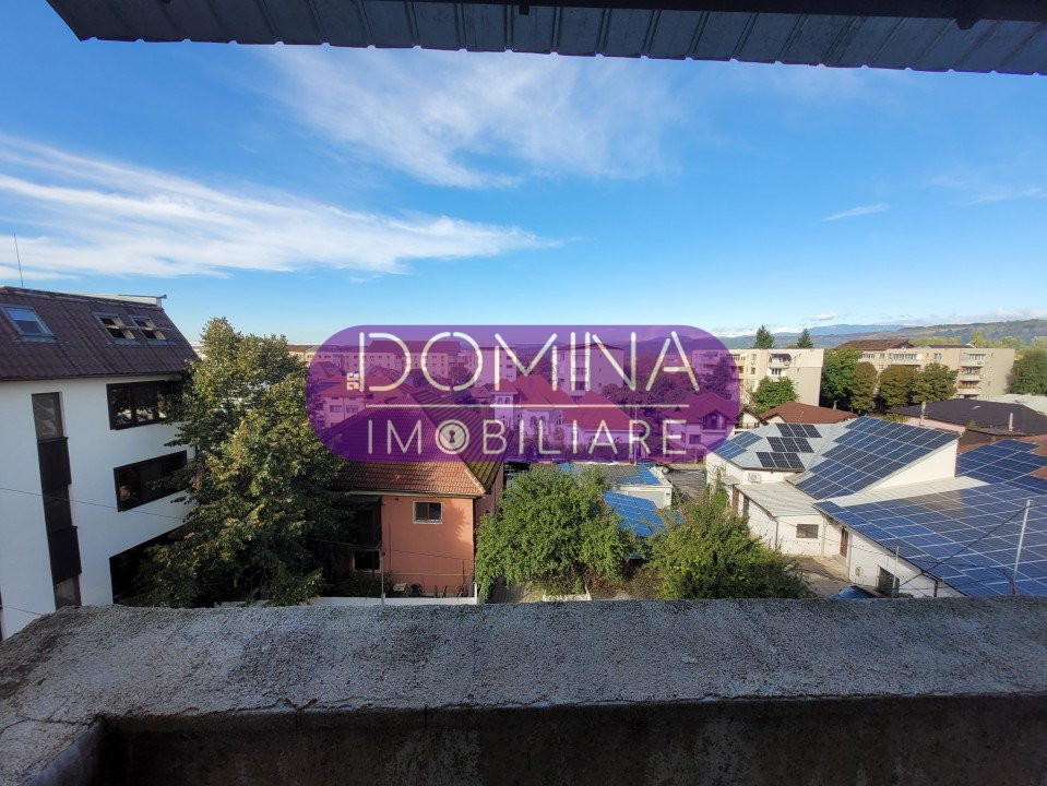 Vânzare apartament 2 camere, decomandat, semicentral, zona Hotel Anna