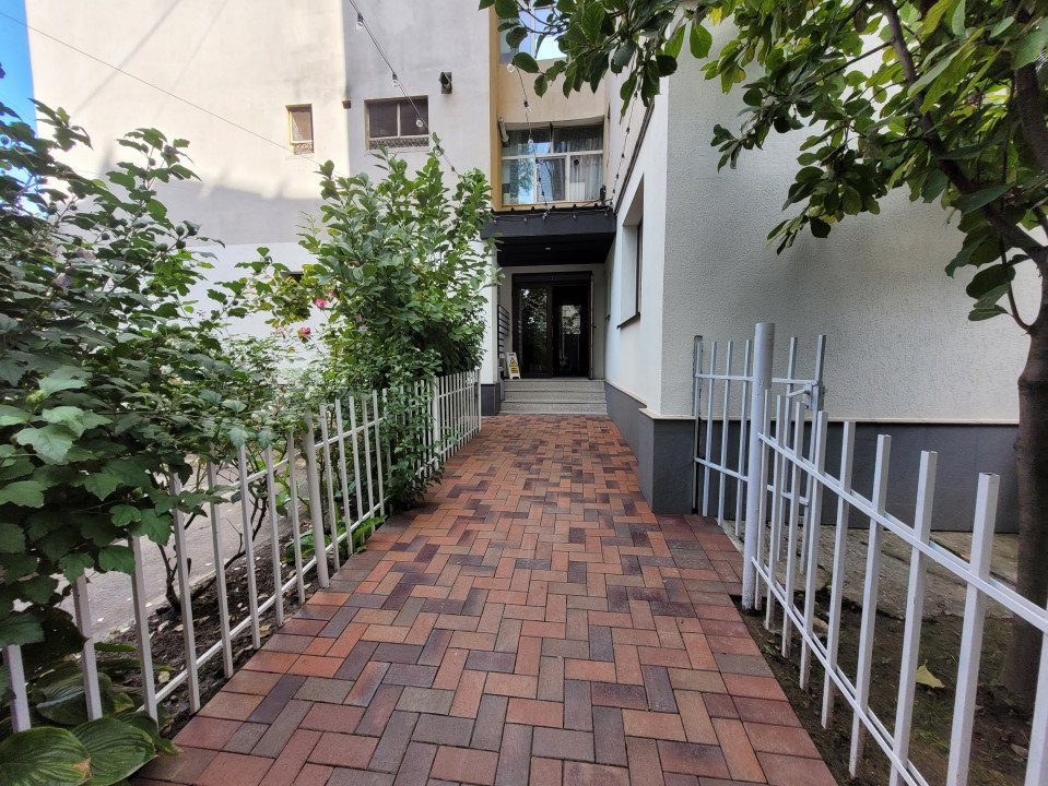 Vânzare apartament 2 camere, decomandat, semicentral, zona Hotel Anna