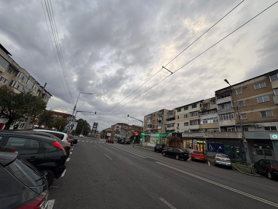 Închiriere spațiu comercial *vizibil ~ 100 mp cu dublu acces* - strada 9 Mai