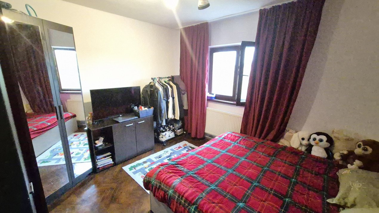 Vânzare apartament 3 camere - decomandat - 78 mp - cartier Traian - boxă inclusă