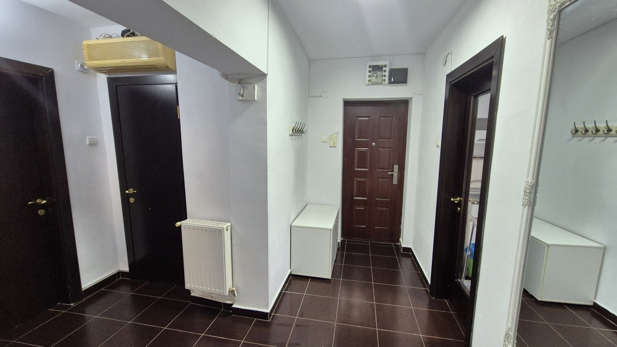 Vânzare apartament 3 camere - decomandat - 78 mp - cartier Traian - boxă inclusă