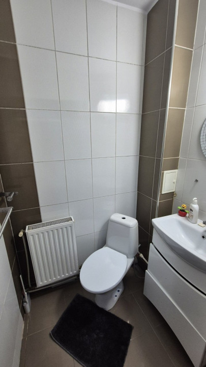 Vânzare apartament 3 camere - decomandat - 78 mp - cartier Traian - boxă inclusă