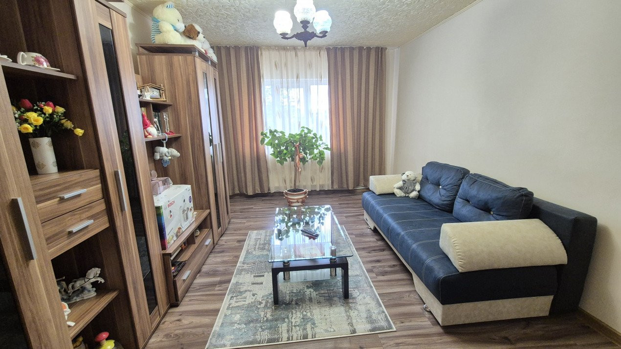 Vânzare apartament 2 camere, luminos, etaj 3, Rovinari – strada Jiului