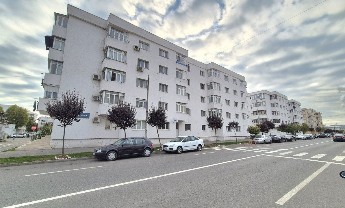 Vânzare apartament 2 camere, luminos, etaj 3, Rovinari – strada Jiului