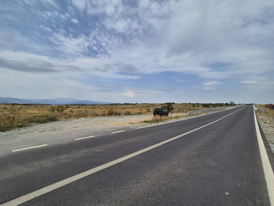 Vânzare teren intravilan - 1070 mp - strada Ciocârlău - spre Preajba