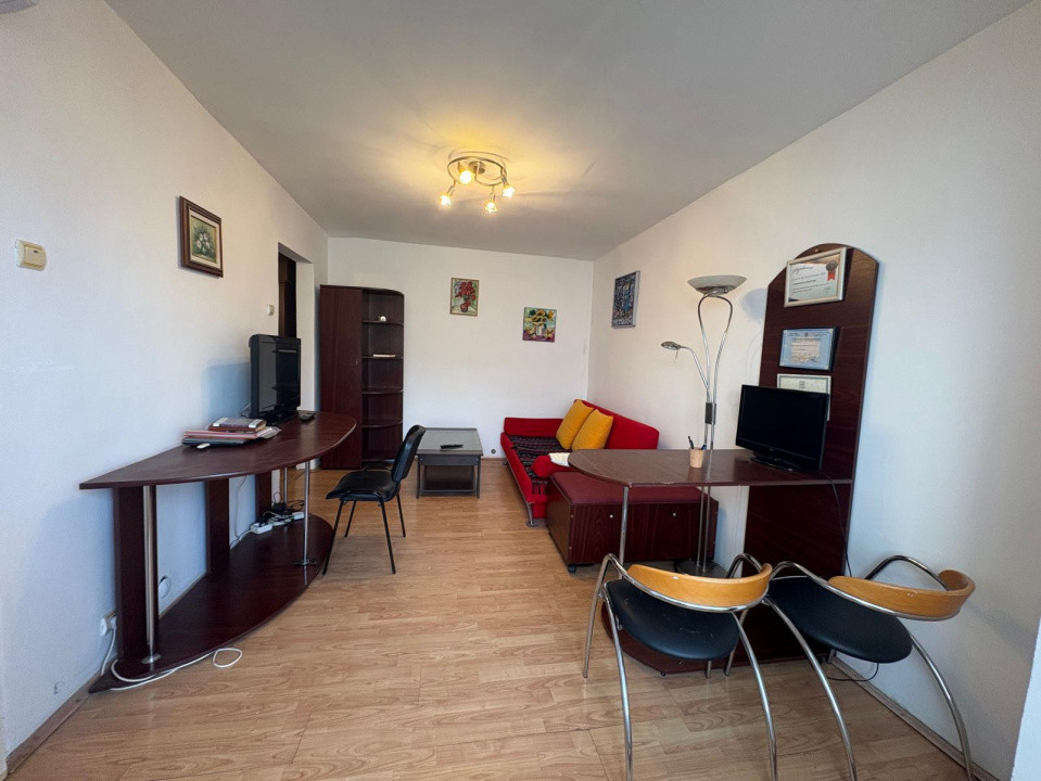 Vânzare garsonieră confort 1 - 26 mp - central - lângă Primăria Târgu Jiu