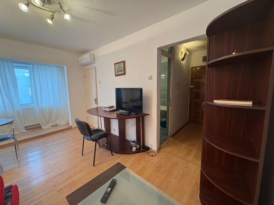 Vânzare garsonieră confort 1 - 26 mp - central - lângă Primăria Târgu Jiu