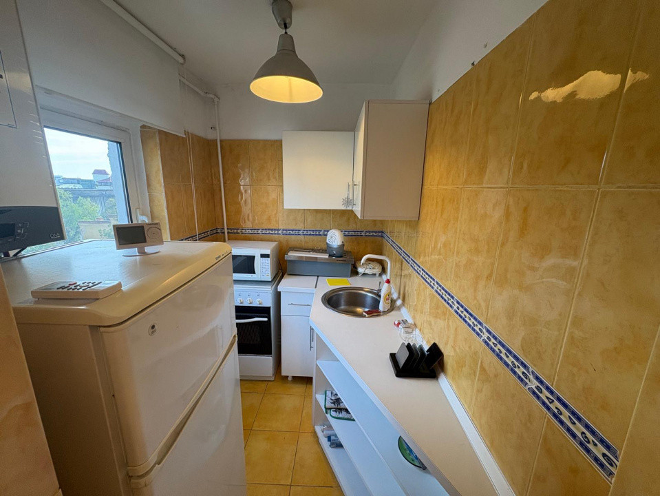 Vânzare garsonieră confort 1 - 26 mp - central - lângă Primăria Târgu Jiu