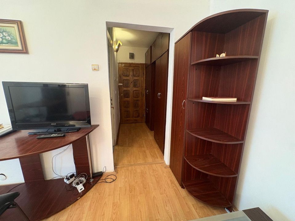 Vânzare garsonieră confort 1 - 26 mp - central - lângă Primăria Târgu Jiu