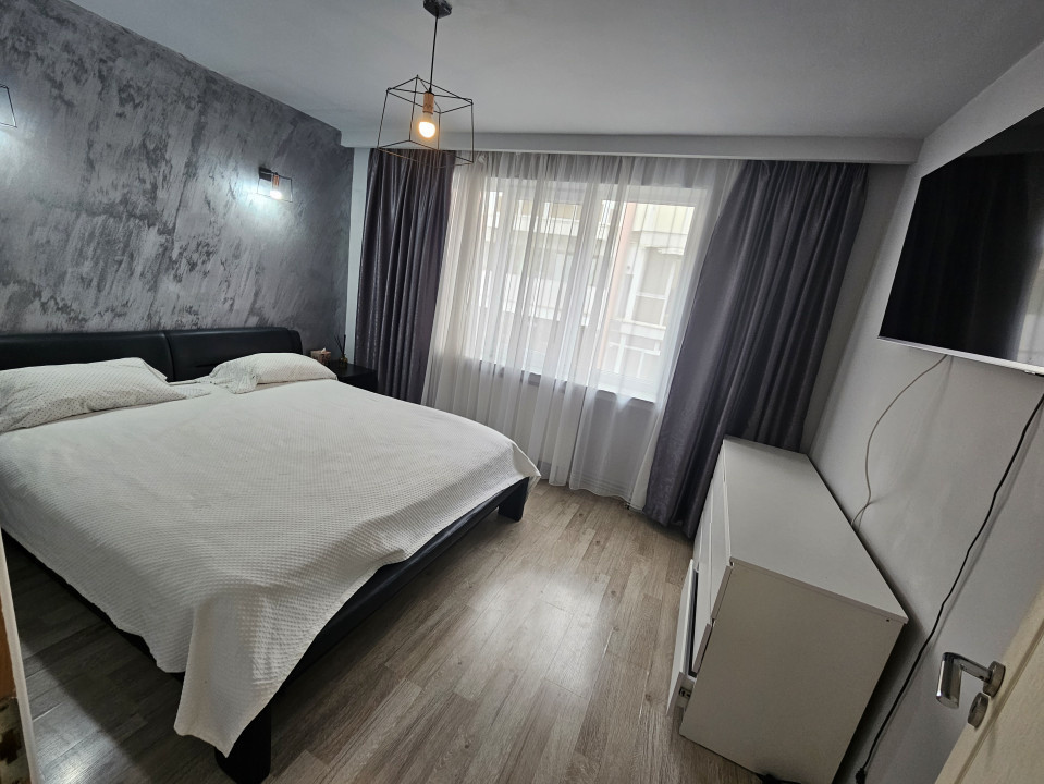 Vânzare ap. 2 camere, mobilat și utilat, situat pe B-dul Republicii, Târgu Jiu