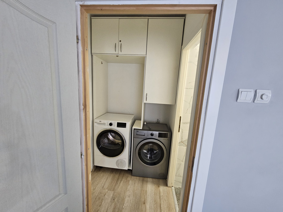 Vânzare ap. 2 camere, mobilat și utilat, situat pe B-dul Republicii, Târgu Jiu