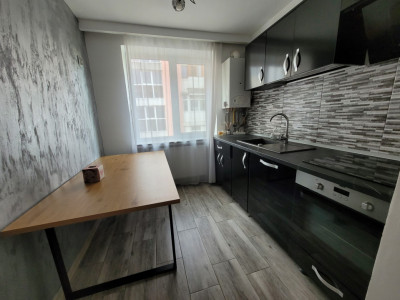 Vânzare ap. 2 camere, mobilat și utilat, situat pe B-dul Republicii, Târgu Jiu