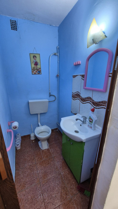 Vânzare apartament 3 camere, et. 2, situat în Rovinari, str. Plopilor