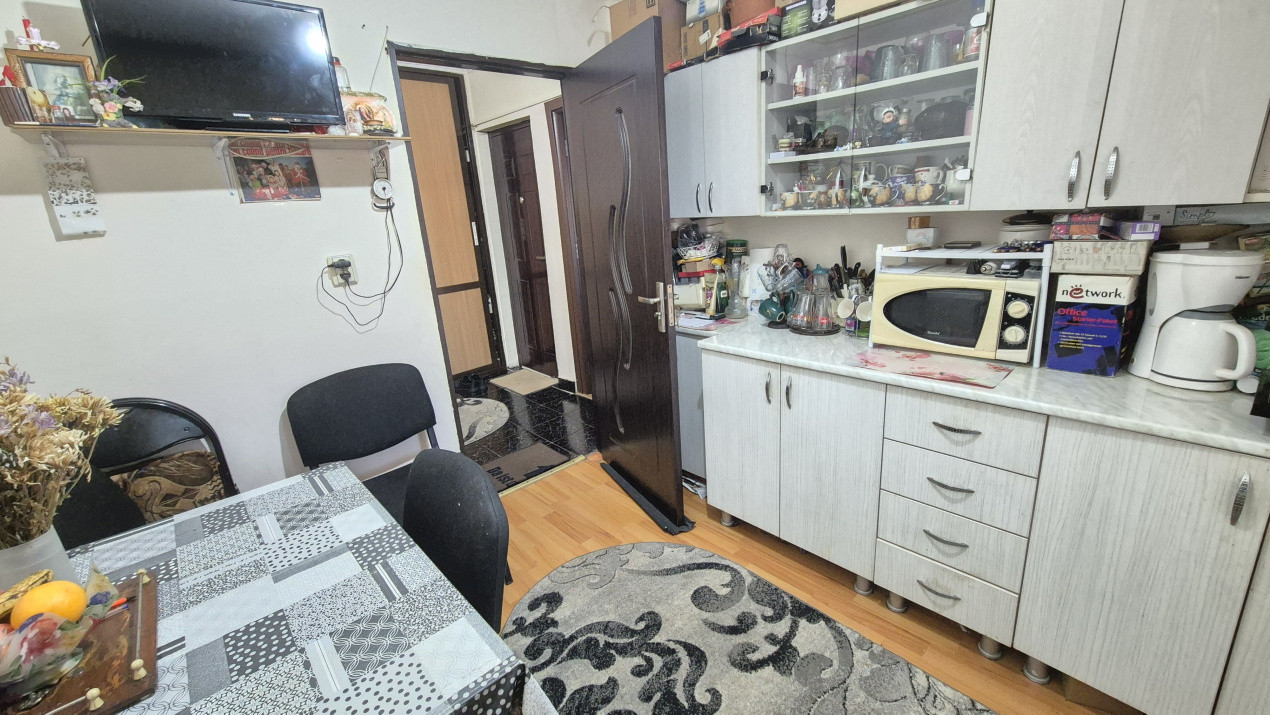 Vânzare apartament 2 camere decomandat - 52 mp - strada 23 August 