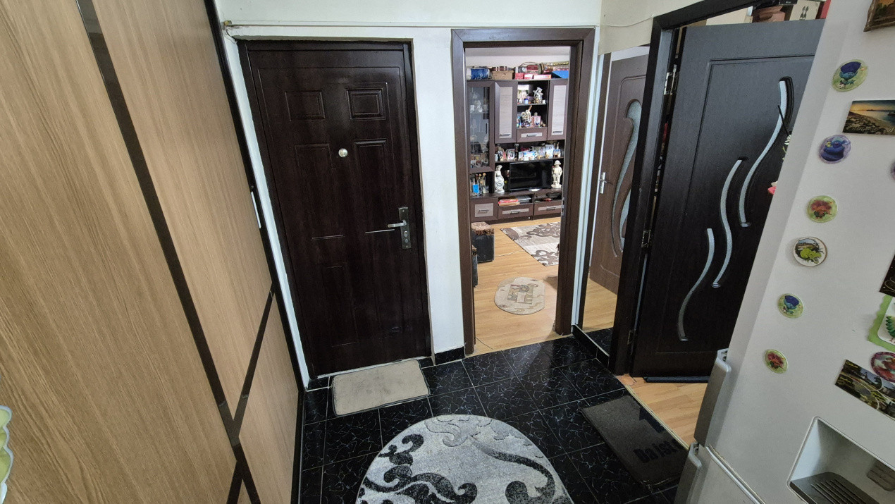 Vânzare apartament 2 camere decomandat - 52 mp - strada 23 August 