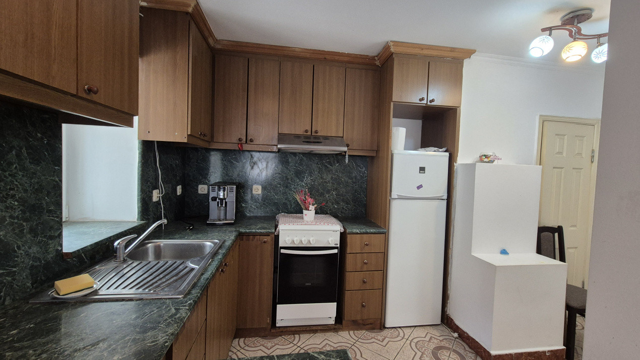 Vânzare apartament 3 camere - 76 mp - zonă centrală - strada Nicolae Bălcescu