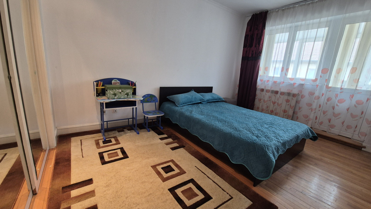 Vânzare apartament 3 camere - 76 mp - zonă centrală - strada Nicolae Bălcescu