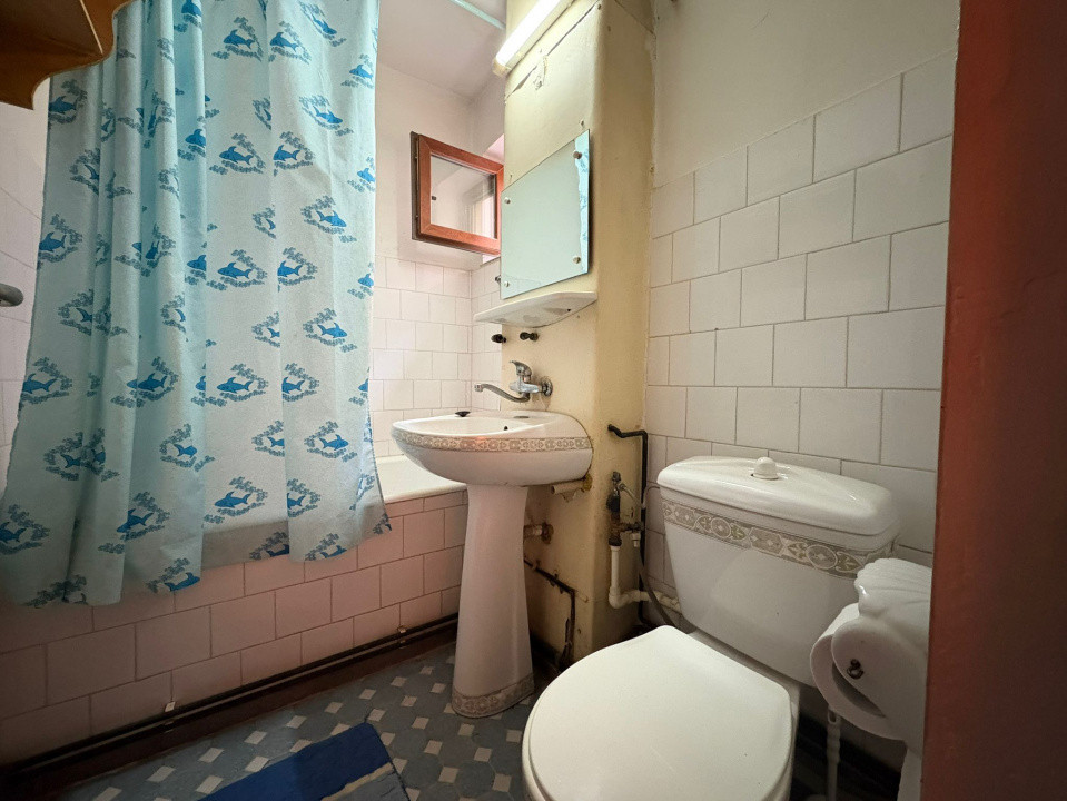 Vânzare apartament 3 camere, situat în Târgu Jiu, Aleea Plopilor