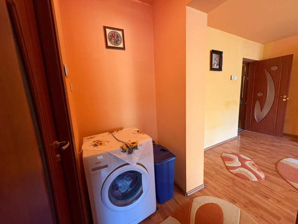 Vânzare apartament 3 camere, situat în Târgu Jiu, Aleea Plopilor
