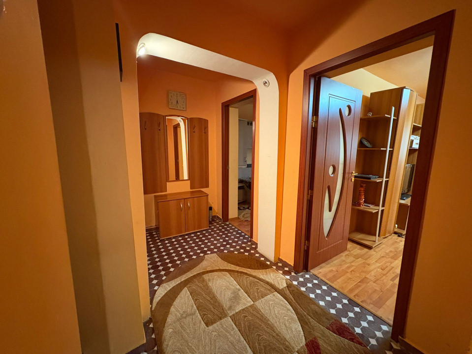 Vânzare apartament 3 camere, situat în Târgu Jiu, Aleea Plopilor