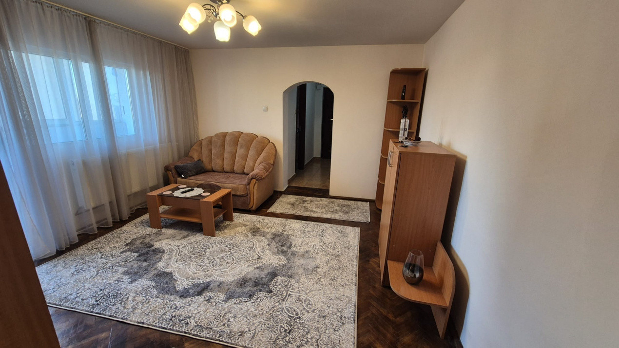 Închiriere apartament 3 camere, în Tg.Jiu, str. Unirii - zonă ultracentrală
