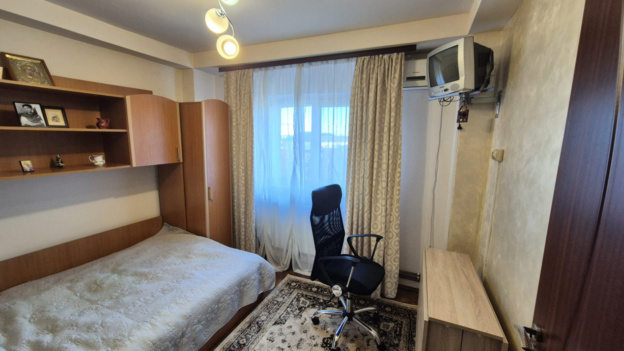 Închiriere apartament 3 camere, în Tg.Jiu, str. Unirii - zonă ultracentrală