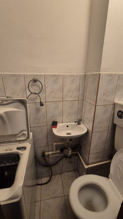 Închiriere apartament 3 camere, în Tg.Jiu, str. Unirii - zonă ultracentrală