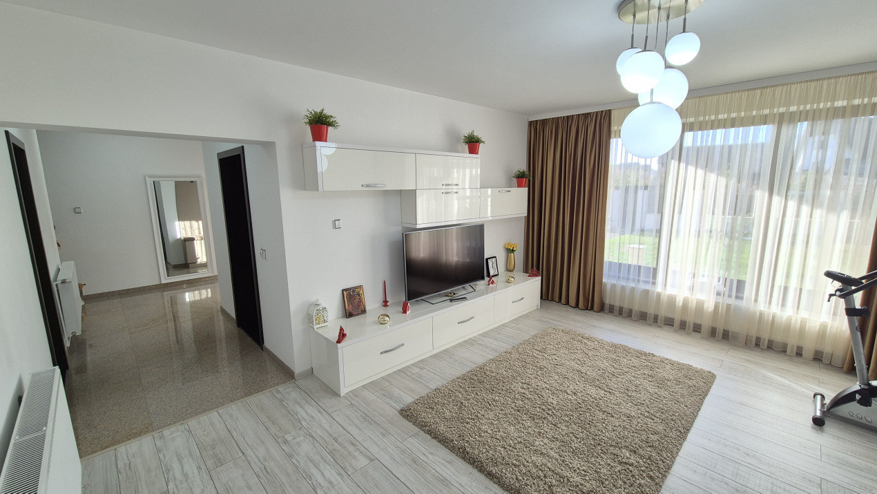 Vânzare vilă P+M, mobilată/utilată, situată în Târgu Jiu, strada Tudor Arghezi