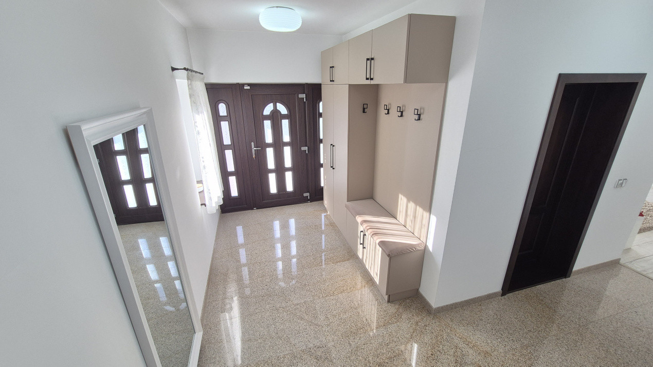 Vânzare vilă P+M, mobilată/utilată, situată în Târgu Jiu, strada Tudor Arghezi