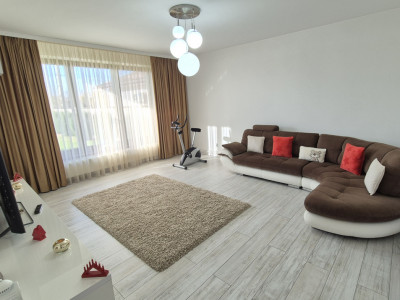 Vânzare vilă P+M, mobilată/utilată, situată în Târgu Jiu, strada Tudor Arghezi