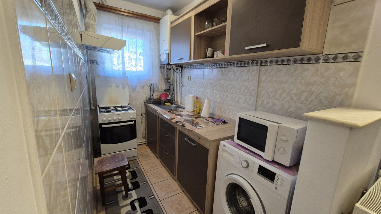 Vânzare apartament 2 camere, situat în Târgu Jiu, strada Mioriței