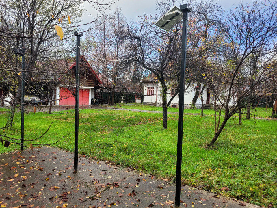 Casă tradițională, mobilată și utilată, situată în centrul satului Polovragi  