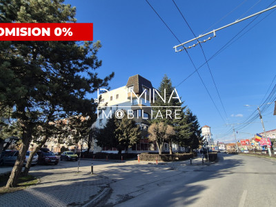 Vânzare apartament 3 camere, Bd. Ecaterina Teodoroiu - zona Casei de Cultură